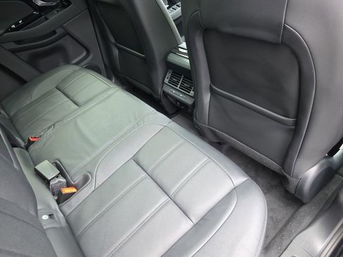 Used 2024 Land Rover Range Rover Evoque Dynamic SE image 11