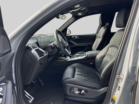 Certified 2023 BMW X7 xDrive40i w/ M Sport Package image 15