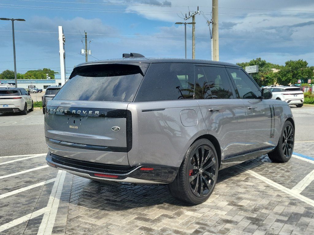 Certified 2023 Land Rover Range Rover SE AWD/4WD image 5