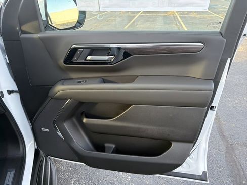 New 2026 Chevrolet Suburban LT w/ Comfort Package image 31