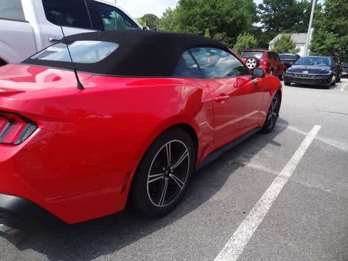 Used 2025 Ford Mustang Premium RWD image 5