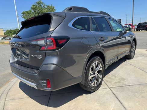 Used 2021 Subaru Outback Limited XT w/ Popular Package #2 AWD/4WD image 6