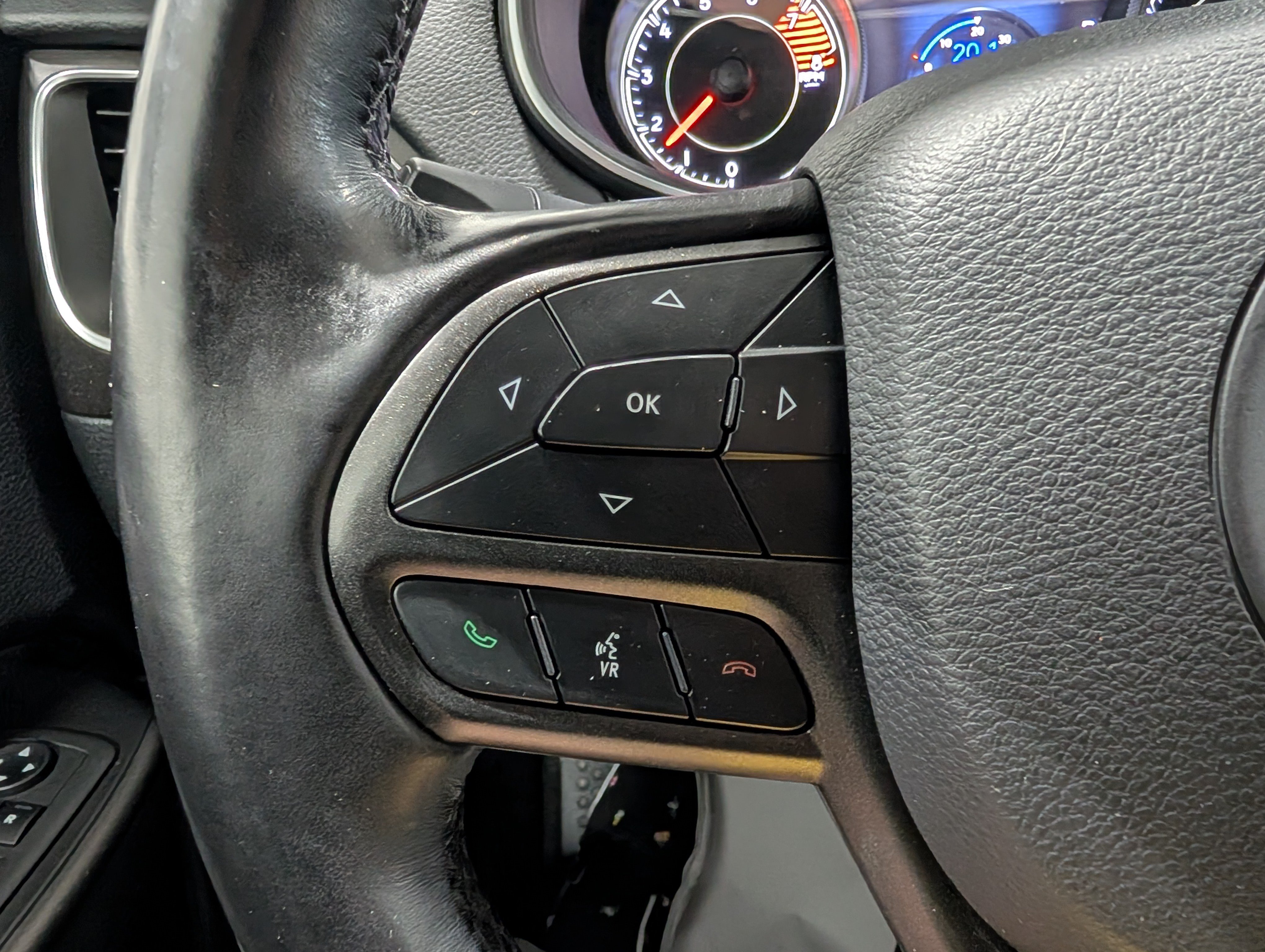 Used 2020 Jeep Cherokee Trailhawk w/ Comfort/Convenience Group AWD/4WD image 21