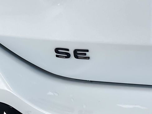 New 2026 Volkswagen Tiguan SE R-Line image 25