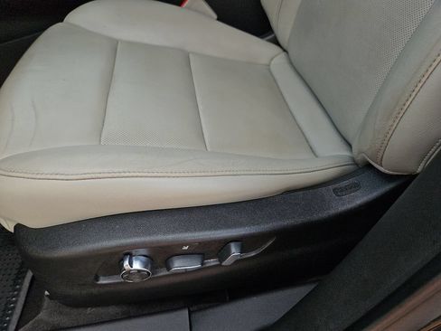 Used 2019 Cadillac XT4 Premium Luxury FWD image 25