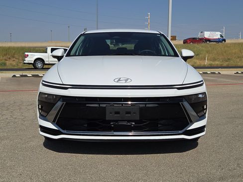 Used 2025 Hyundai Sonata SEL FWD image 10