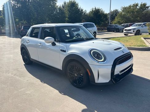 Used 2024 MINI Cooper S FWD image 3