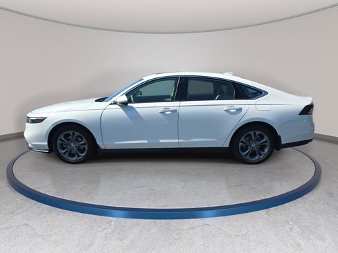 Used 2023 Honda Accord EX image 8