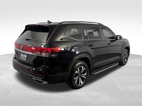 Used 2025 Volkswagen Atlas SE FWD image 7