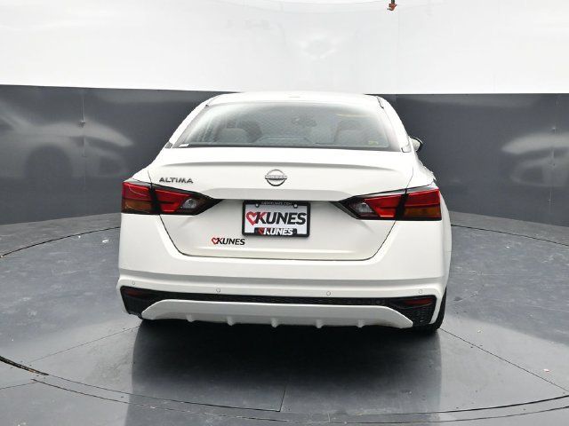 Used 2025 Nissan Altima 2.5 SV FWD image 7