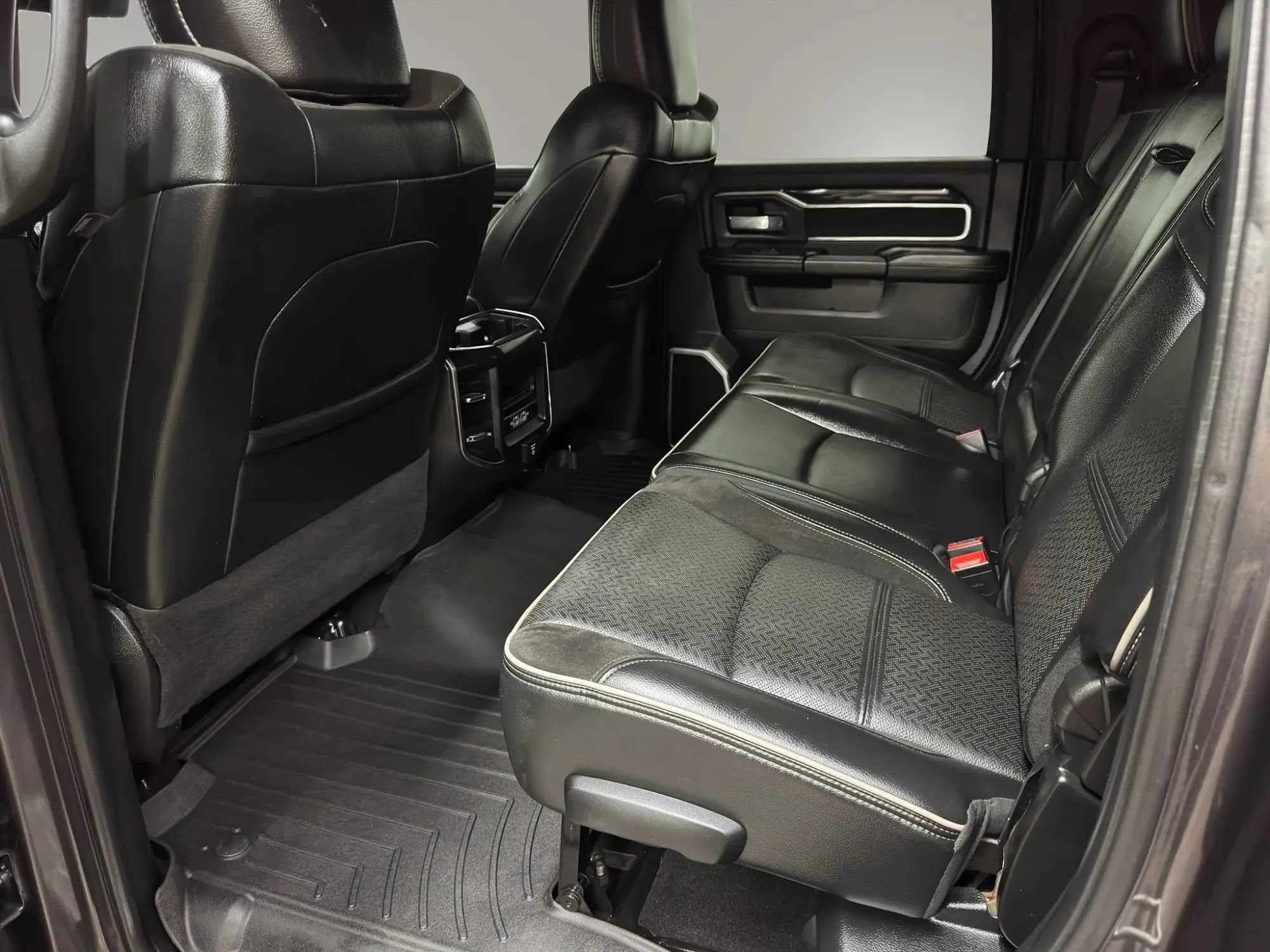 Used 2022 RAM 2500 Laramie w/ Night Edition AWD/4WD image 12