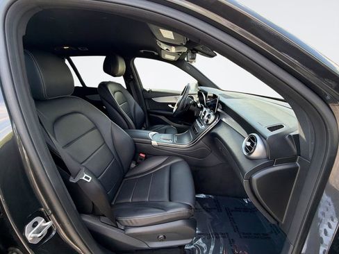 Used 2021 Mercedes-Benz GLC 300 4MATIC image 27