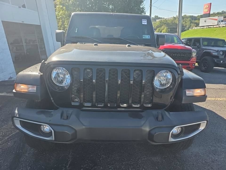 Used 2022 Jeep Gladiator Sport AWD/4WD image 2