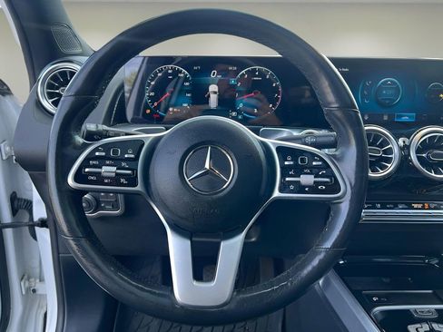 Used 2022 Mercedes-Benz GLB 250 4MATIC image 14