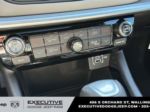 New 2026 Jeep Compass Limited w/ Sun, Sound & Navigation Group image 17