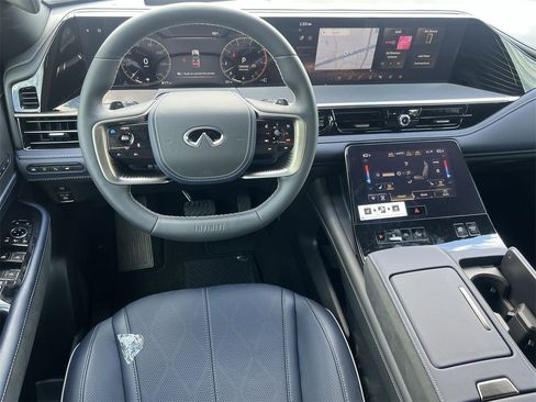 Used 2026 INFINITI QX80 4WD w/ Sport Exterior Package image 10