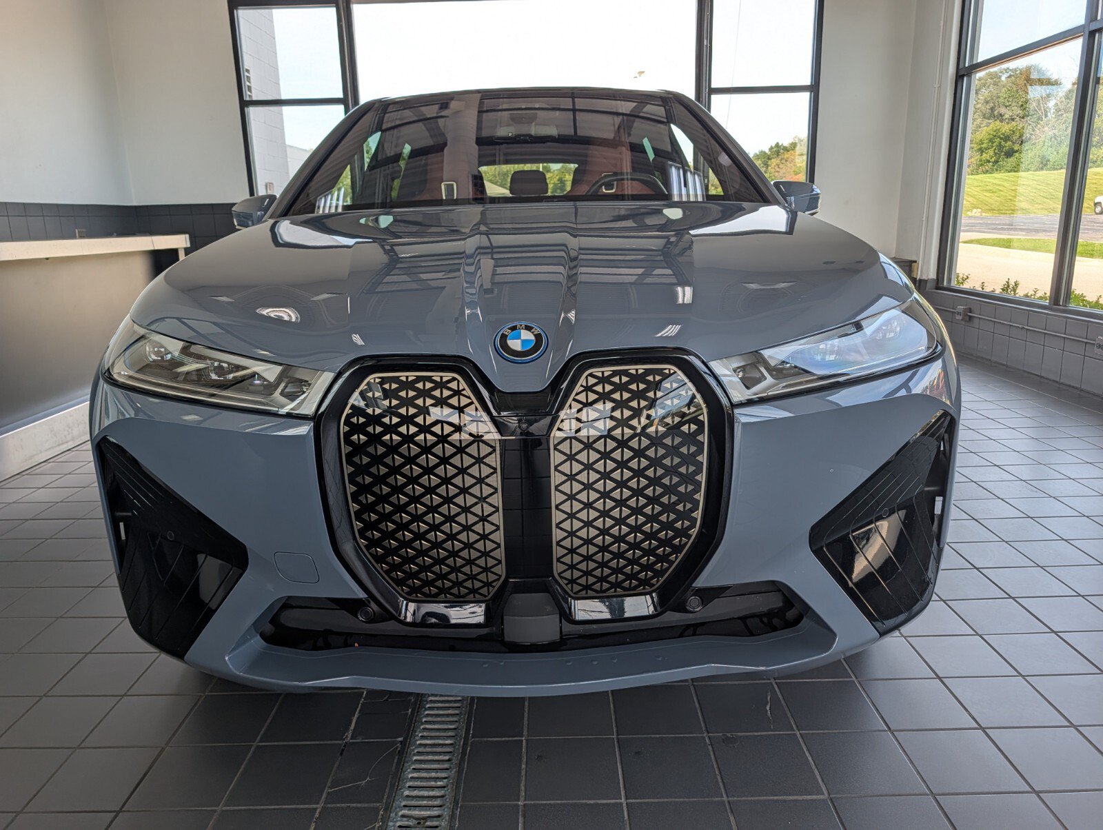 Used 2024 BMW iX xDrive50 AWD/4WD image 8