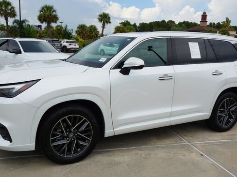 Certified 2024 Lexus TX 350 AWD w/ Captains Chair Package image 5