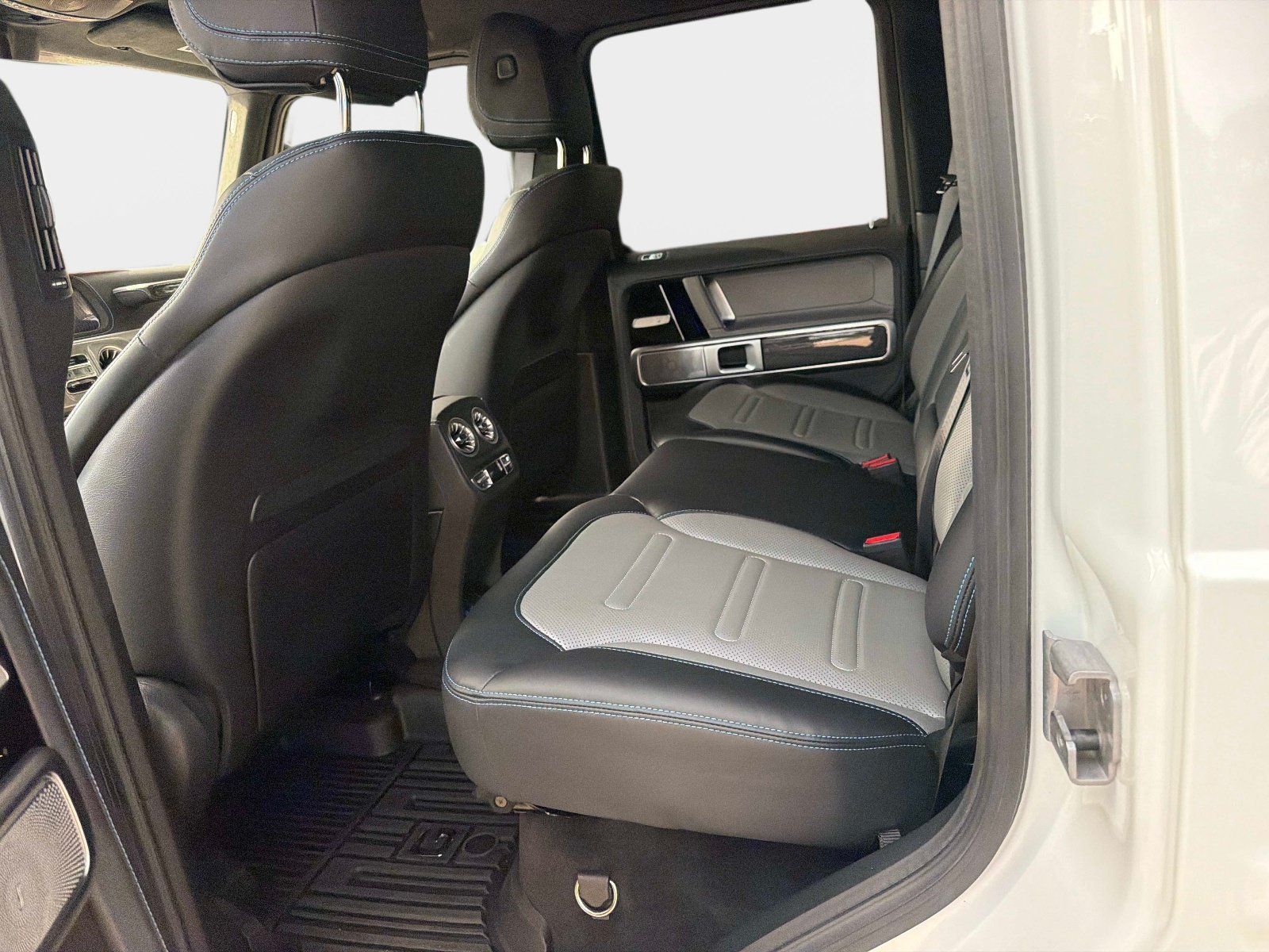 Certified 2025 Mercedes-Benz G 580 w/ EQ Technology image 12