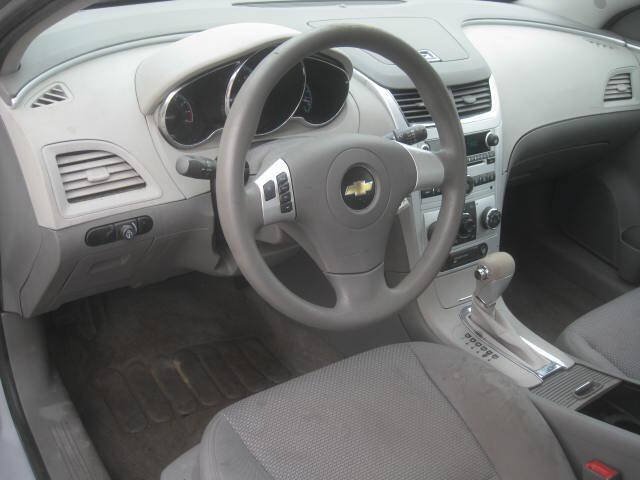 Used 2010 Chevrolet Malibu LS FWD image 12