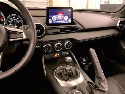 Used 2023 MAZDA MX-5 Miata Grand Touring RWD image 6