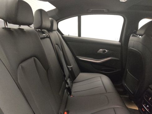 Used 2019 BMW 330i xDrive Sedan w/ Convenience Package AWD/4WD image 19
