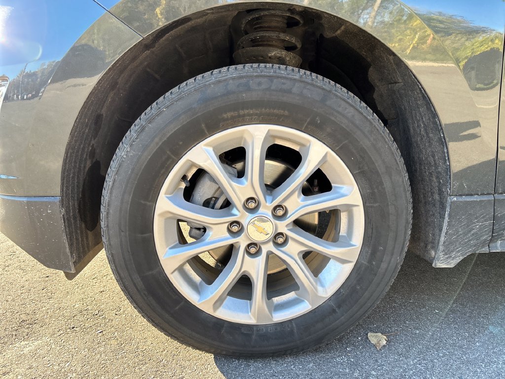 Used 2020 Chevrolet Equinox LT w/ Driver Convenience Package AWD/4WD image 8