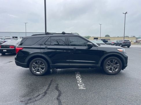 Used 2021 Ford Explorer XLT w/ Equipment Group 202A AWD/4WD image 6