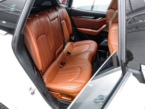 Used 2019 Maserati Levante S GranSport image 31