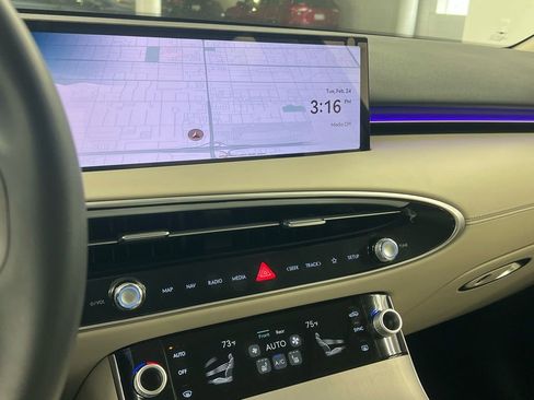 Used 2026 Genesis GV70 2.5T Select image 7