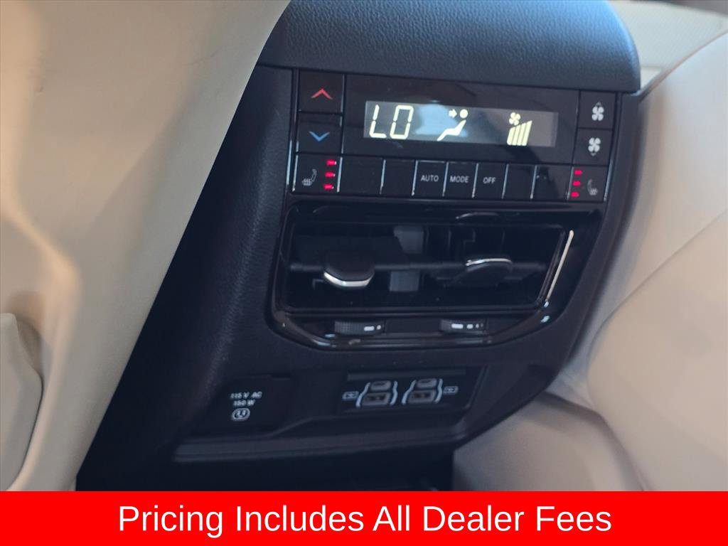 Used 2022 Jeep Grand Cherokee L Limited w/ Luxury Tech Group II RWD image 15