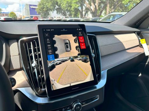 New 2026 Volvo XC90 B6 Plus w/ Protection Package Premier image 24