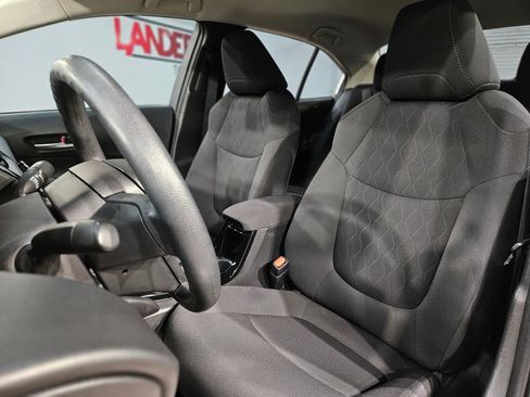 Used 2021 Toyota Corolla LE image 23