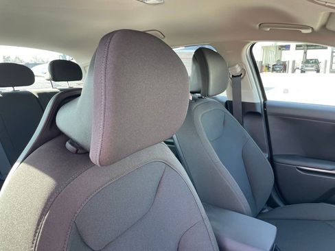 New 2026 Kia K4 FWD image 27