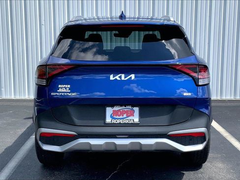 Used 2023 Kia Sportage EX AWD/4WD image 4