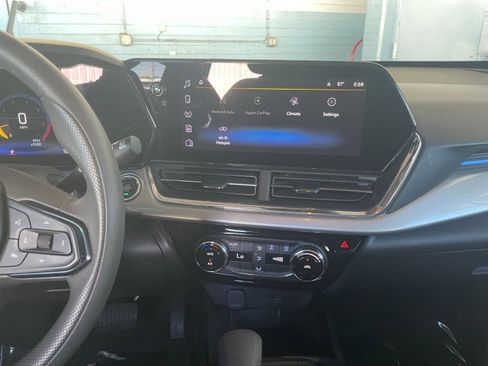 Used 2025 Chevrolet Trax LT image 21