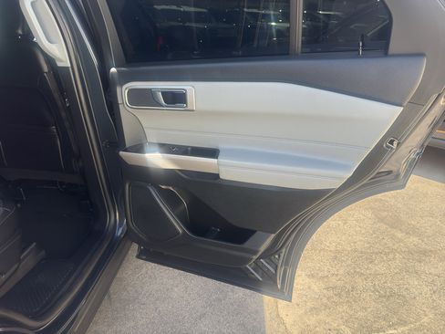 Used 2023 Ford Explorer XLT w/ Equipment Group 202A RWD image 23