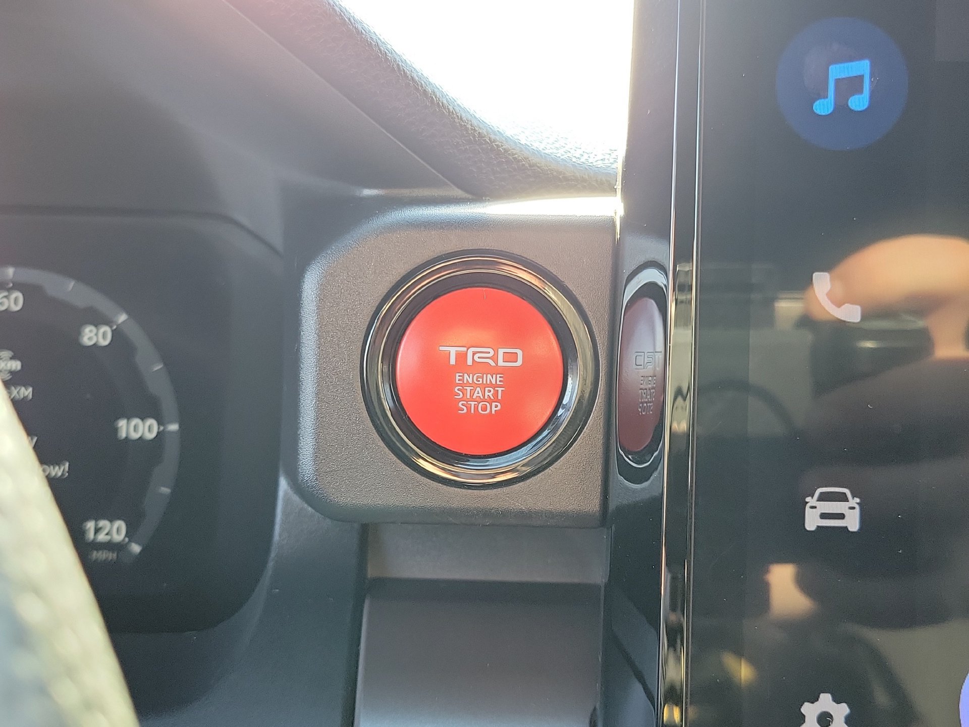 Used 2025 Toyota Tacoma TRD Sport w/ TRD Sport Upgrade Package AWD/4WD image 13