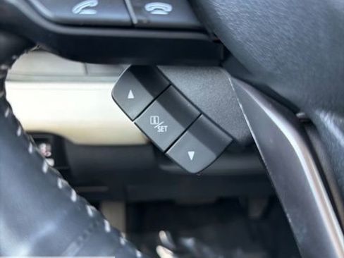 Used 2022 Subaru Ascent Touring image 74