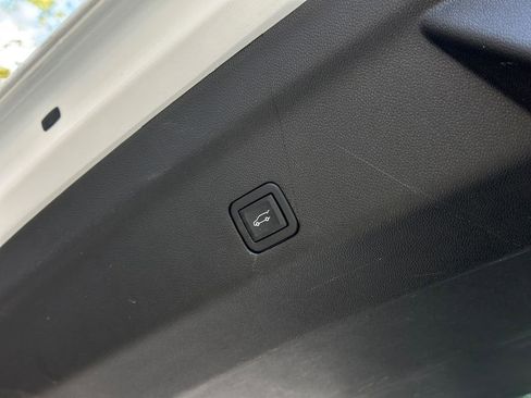 Used 2024 Chevrolet Tahoe Premier image 27