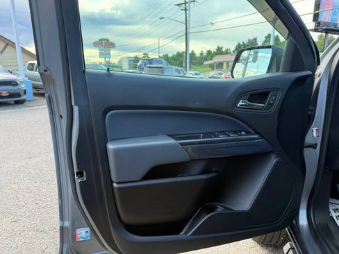 Used 2022 Chevrolet Colorado Z71 w/ Safety Package AWD/4WD image 12