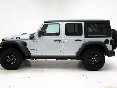 Used 2024 Jeep Wrangler Unlimited AWD/4WD image 6