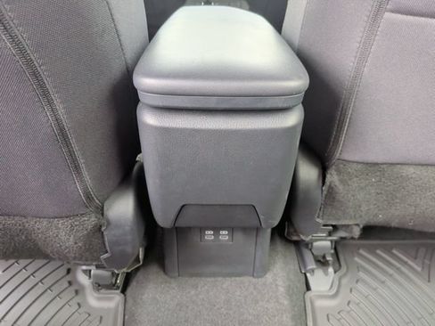 Used 2025 Toyota Prius LE FWD image 25