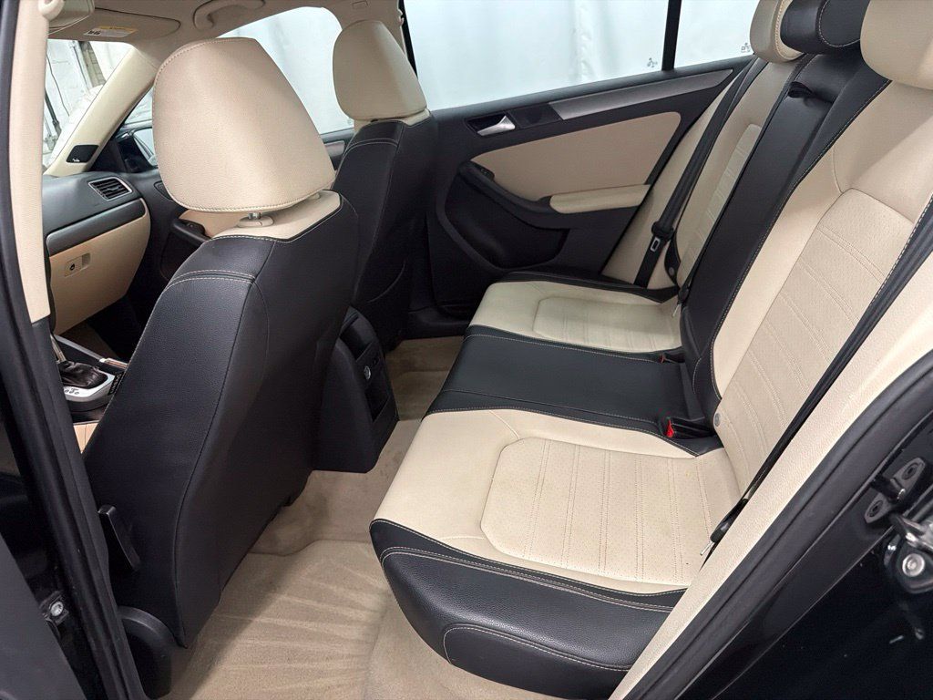 Used 2014 Volkswagen Jetta SEL FWD image 21