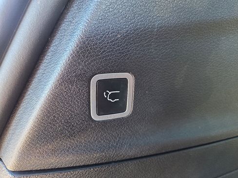 Used 2019 Chrysler Pacifica Limited w/ Advanced Safetytec Group image 30