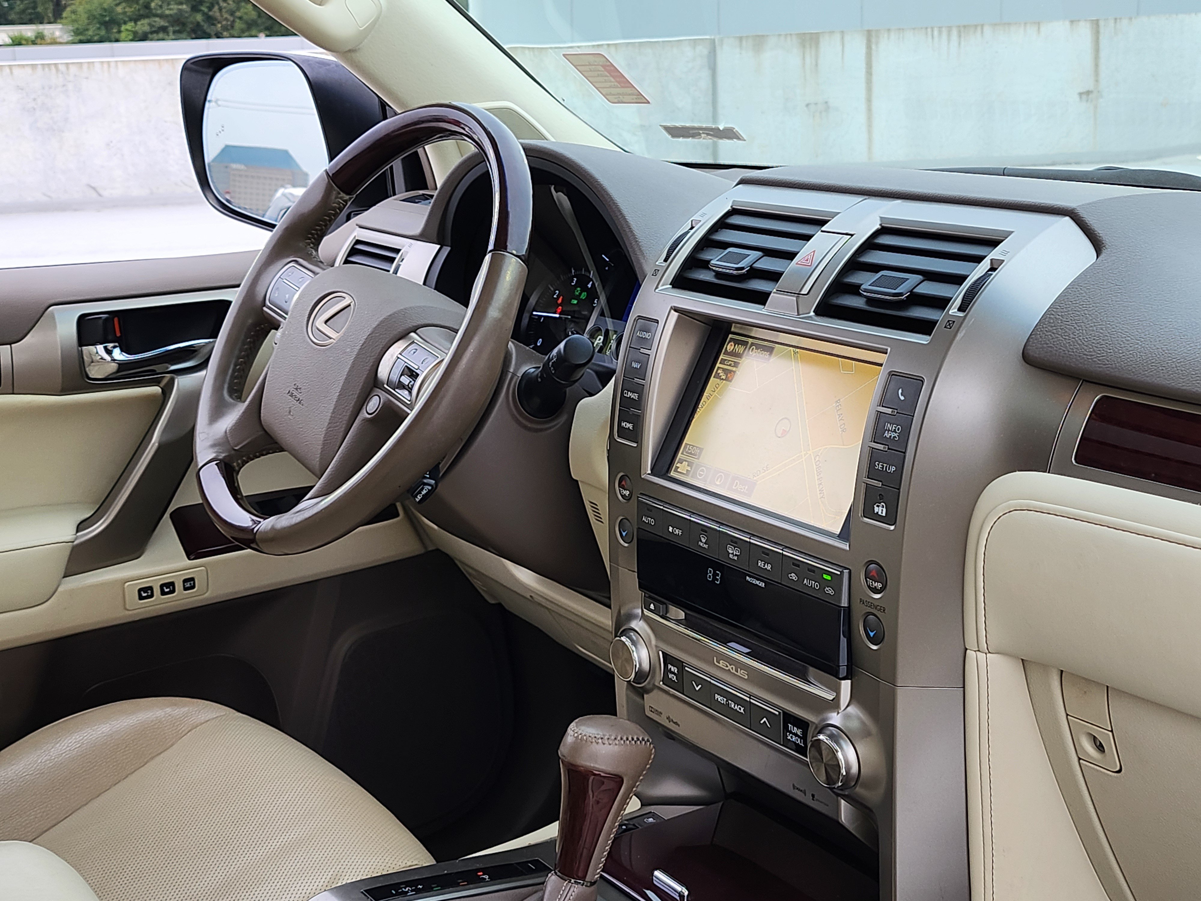 Used 2019 Lexus GX 460 Premium w/ Premium Package AWD/4WD image 28