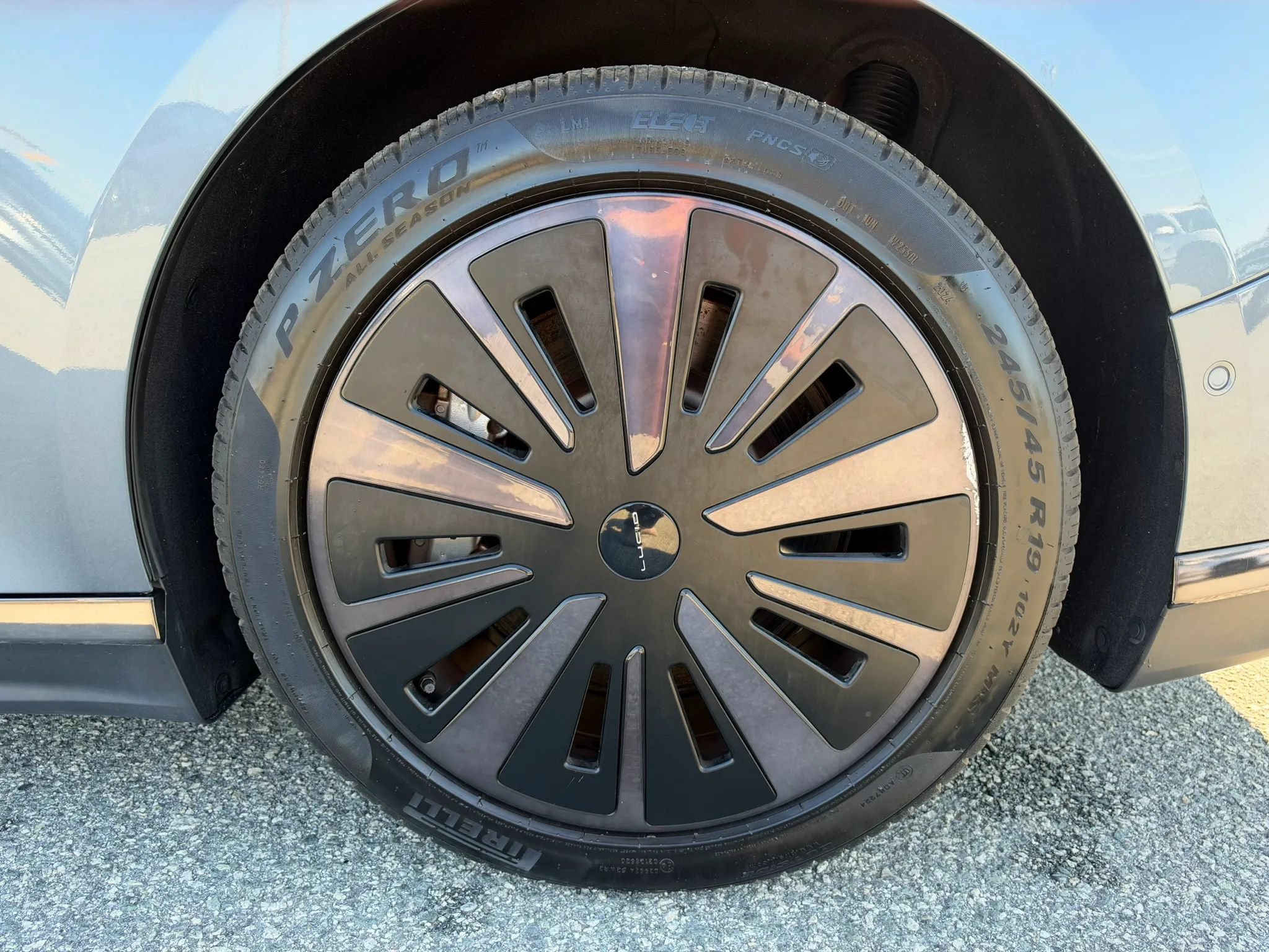 Used 2025 Lucid Air Pure RWD image 34