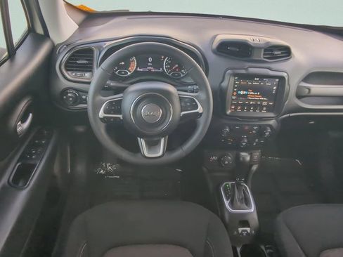 Used 2023 Jeep Renegade Latitude AWD/4WD image 11