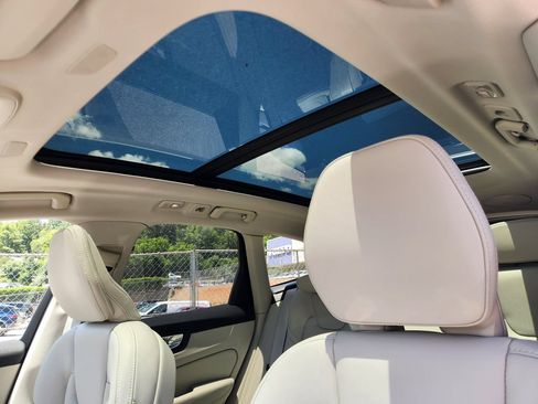 New 2026 Volvo XC60 B5 Ultra w/ Protection Package Premier AWD/4WD image 10