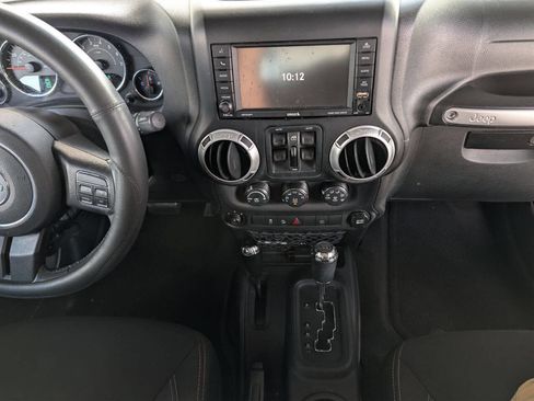 Used 2014 Jeep Wrangler Unlimited Sahara w/ Connectivity Group image 22